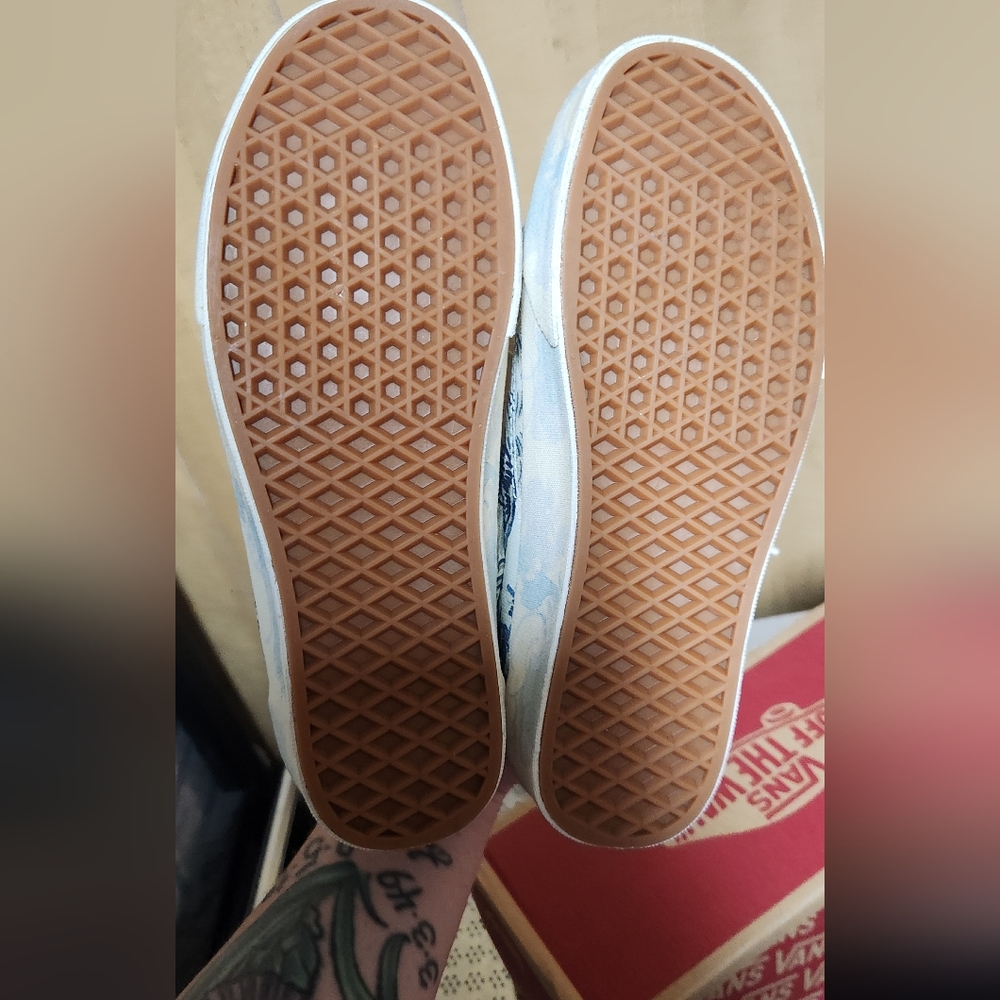 Vans, Vincent VanGogh "old vineyard" - Picture 6 of 7